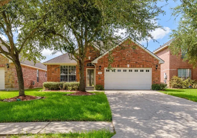 1st image of 625 Laurelmist Ln, La Marque, TX 77568 | MLS# 86092248