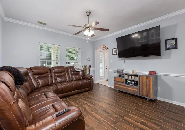 Photo 4 of Single family home for sale at 18339 Steele Point Dr, Crosby, TX 77532 | MLS# 8123081 | Listing updated on 2026-09-25