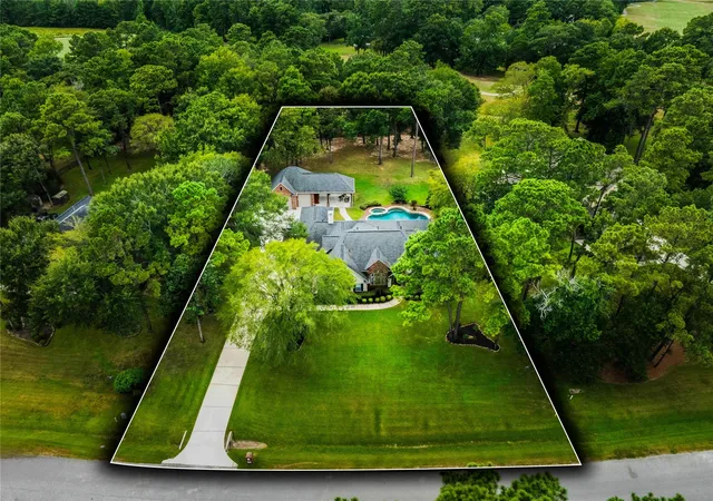 1st image of 10635 Clubhouse Cir, Magnolia, TX 77354 | MLS# 54095965
