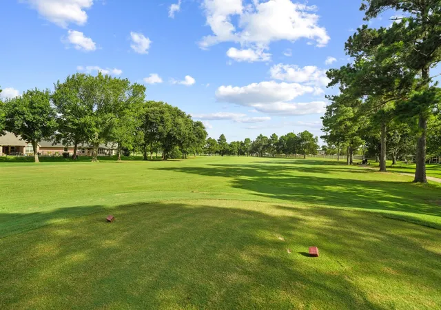 25th image of 702 W Country Grove Cir, Pearland, TX 77584 | MLS# 39055616