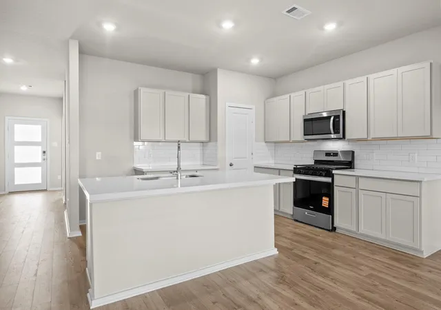 3rd image of 2784 Portugal Laurel Dr, Alvin, TX 77511 | MLS# 10338491