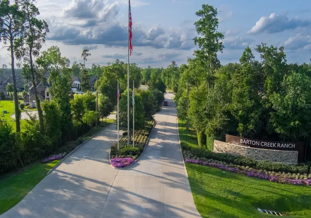 Photo 2 of Sale Pending at 1735 Pecan Woods Ln, Conroe, TX 77301 | MLS# 6924666 | Listing updated on 2026-08-10