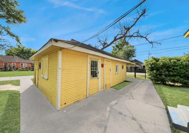 Photo 3 of Single family home for sale at 7302 Schneider St, Houston, TX 77093 | MLS# 74745918 | Listing updated on 2026-07-29