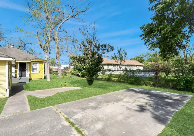 Photo 3 of Single family home for sale at 7302 Schneider St, Houston, TX 77093 | MLS# 74745918 | Listing updated on 2026-07-29