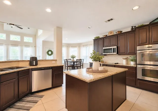 Photo 2 of Single family home for sale at 4027 Chestnut Bnd Dr, Missouri City, TX 77459 | MLS# 82131034 | Listing updated on 2026-09-27