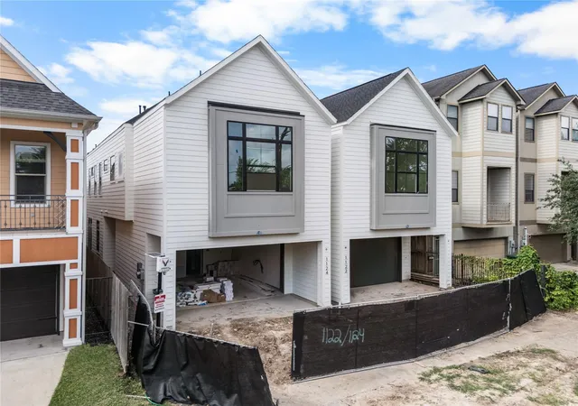 Photo 2 of Single family home for sale at 1122 Robbie St, Houston, TX 77009 | MLS# 89794015 | Listing updated on 2026-07-30