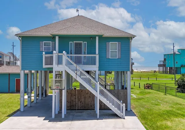 Photo 2 of Single family home for sale at 2010 Vista Dr, Port Bolivar, TX 77650 | MLS# 17919167 | Listing updated on 2026-07-02