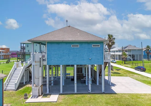 Photo 3 of Single family home for sale at 2010 Vista Dr, Port Bolivar, TX 77650 | MLS# 17919167 | Listing updated on 2026-07-02