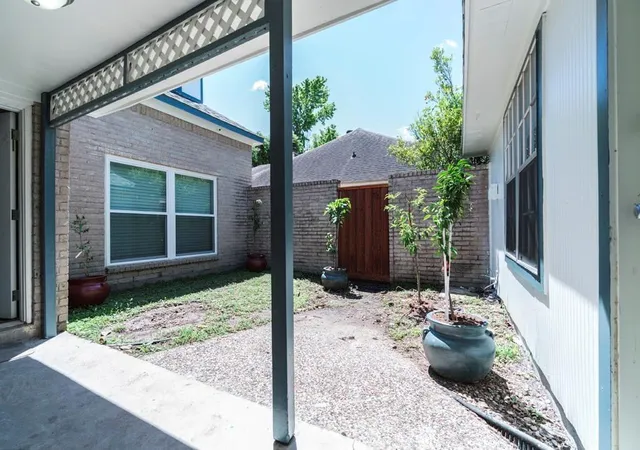 Photo 2 of Single family home for sale at 9107 Belle Glen Dr, Houston, TX 77099 | MLS# 98974182 | Listing updated on 2026-09-25