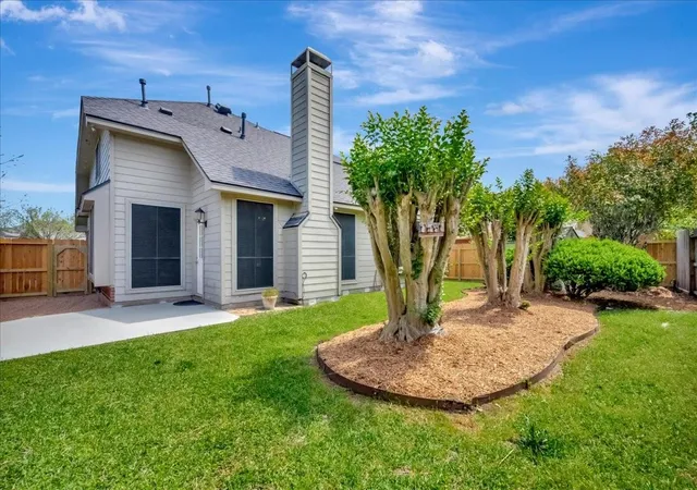 2nd image of 14010 Hazel Ridge Ct, Houston, TX 77062 | MLS# 65372342