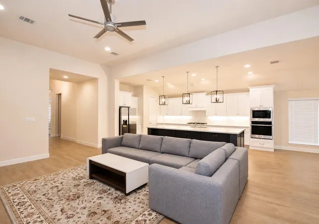 4th image of 19211 Belmont Stakes Wy, Tomball, TX 77377 | MLS# 76744621