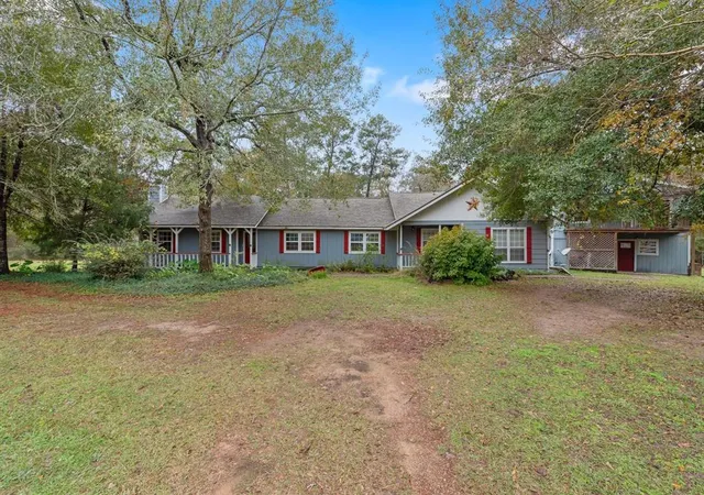 Photo 3 of Sale Pending at 20024 W Lakeshore Dr, Magnolia, TX 77355 | MLS# 26882511 | Listing updated on 2026-07-12
