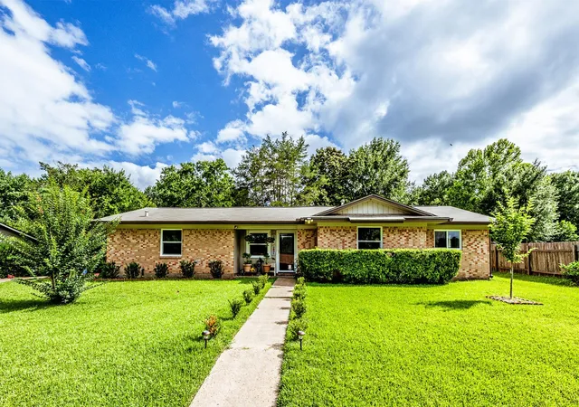 Homes for sale in Huntsville, TX | 2202 Easley Cir, Huntsville, TX 77320 | MLS# 98654252