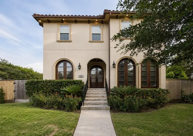 Photo 1 of Single family home for sale at 4003 Dumbarton St, Houston, TX 77025 | MLS# 10316312 | Listing updated on 2026-09-13