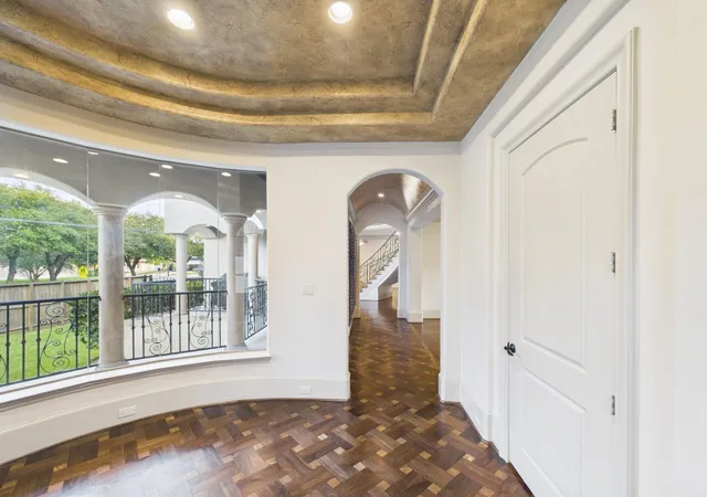 Photo 3 of Single family home for sale at 4003 Dumbarton St, Houston, TX 77025 | MLS# 10316312 | Listing updated on 2026-09-13