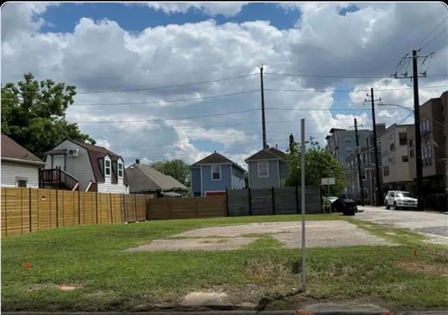 1st image of 0 Wilson St, Houston, TX 77019 | MLS# 95923785