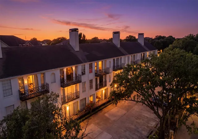 1st image of 2333 Bering Dr #108, Houston, TX 77057 | MLS# 48451406