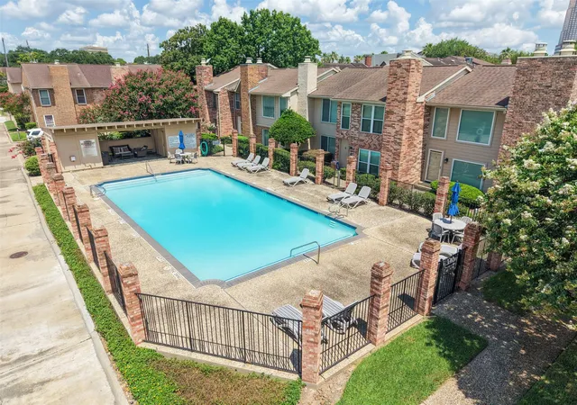 image of 2519 Bering Dr, Houston, TX 77057