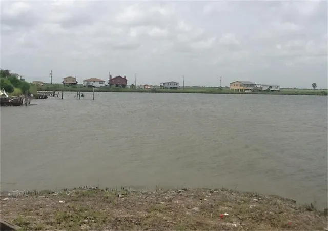 6th image of 4612 Warren Lot 5, Hitchcock, TX 77563 | MLS# 21048892