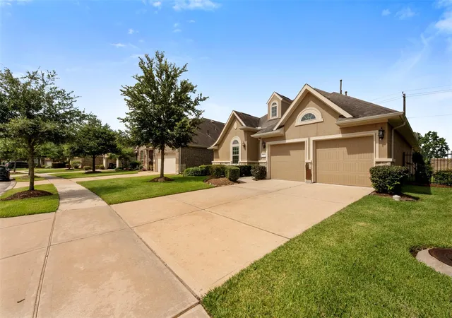 2nd image of 2112 Nogalas Ln, League City, TX 77573 | MLS# 69674268