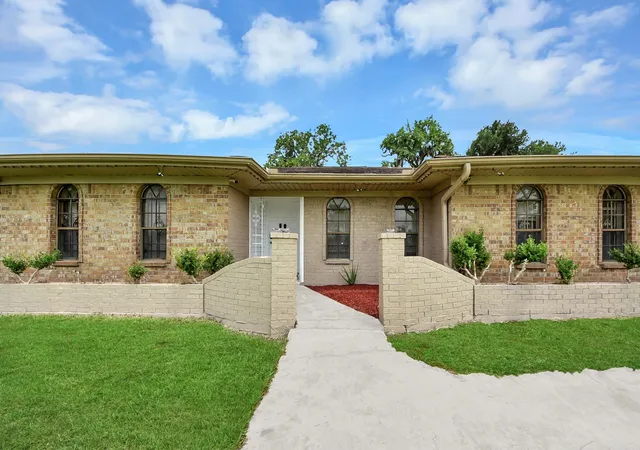 Photo 2 of Single family home for sale at 5241 County Rd 819, Brazoria, TX 77422 | MLS# 73176899 | Listing updated on 2026-10-07