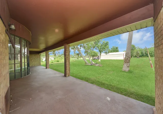 Photo 3 of Single family home for sale at 5241 County Rd 819, Brazoria, TX 77422 | MLS# 73176899 | Listing updated on 2026-10-07