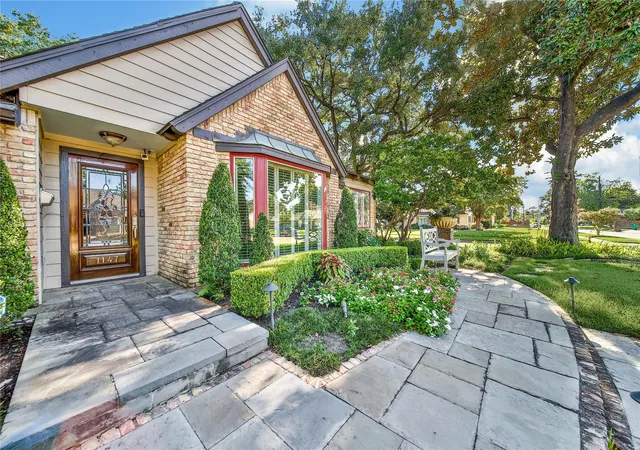 2nd image of 1147 Thornton Rd, Houston, TX 77018 | MLS# 57443117