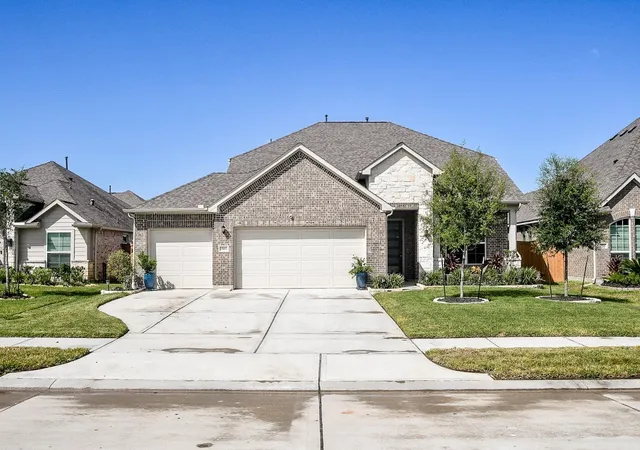 Photo 1 of Single family home for sale at 1507 Homewood Point Ln, Rosharon, TX 77583 | MLS# 85699461 | Listing updated on 2026-09-11