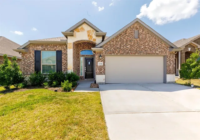 1st image of 6718 Coral Bells Ln, Dickinson, TX 77539 | MLS# 88002671