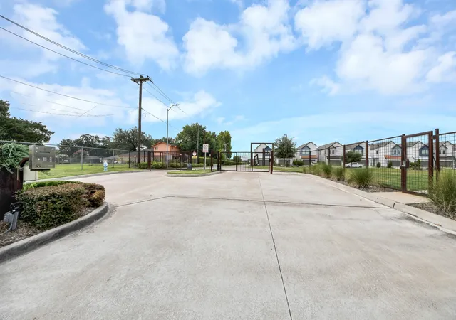 49th image of 4423 Santorini Ln, Houston, TX 77045 | MLS# 82761089