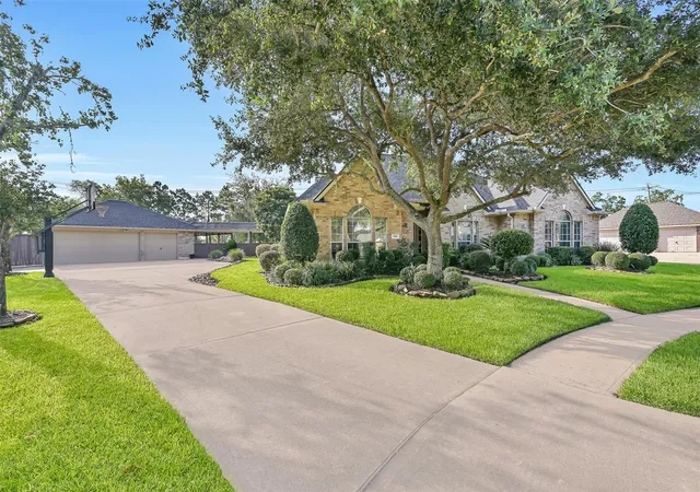 3rd image of 906 High Ridge Cir, Friendswood, TX 77546 | MLS# 5455021