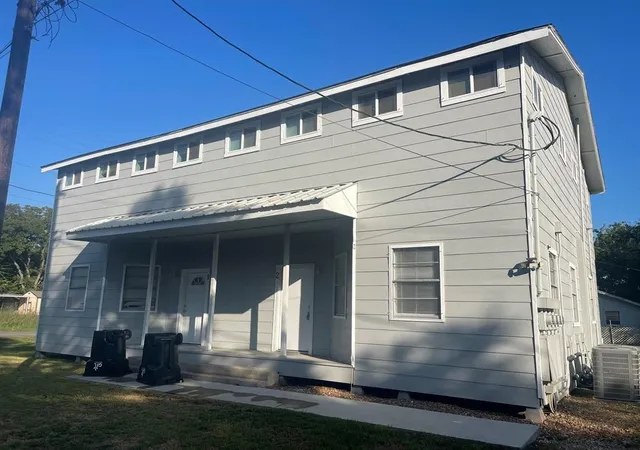 2nd image of 2101 Merlin St, Bay City, TX 77414 | MLS# 27062661