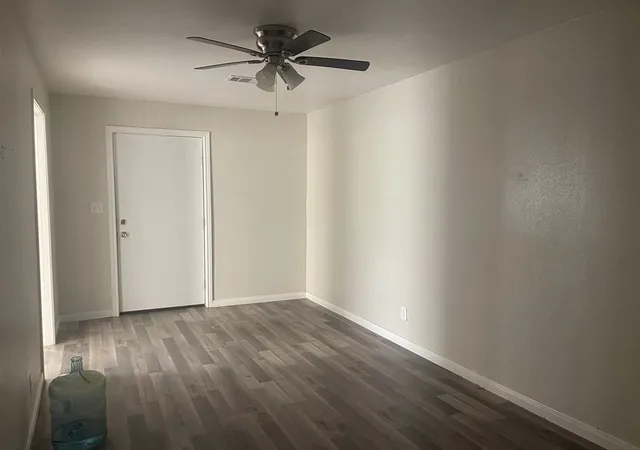Listing Photo 5 - Condo for sale in building located at 2101 Merlin St, Bay City, TX 77414