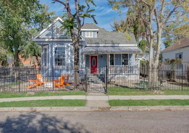 2nd image of 2118 Common Street Street, Houston, TX 77009 | MLS# 39209222