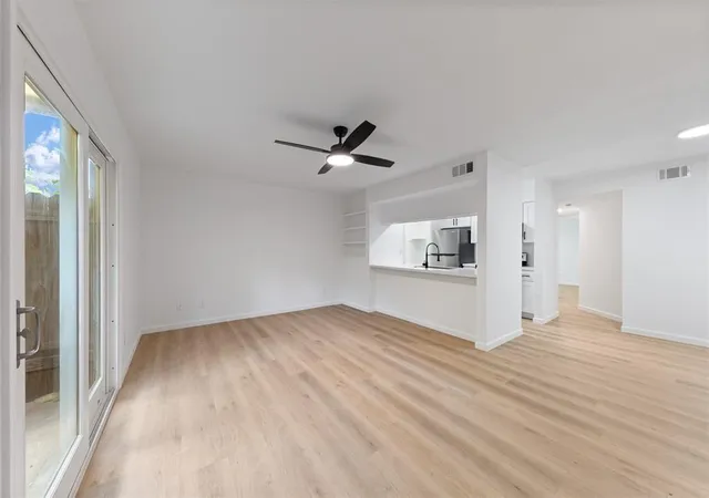 2nd image of 815 Lyle West Ave #A, Cleveland, TX 77327 | MLS# 82662785