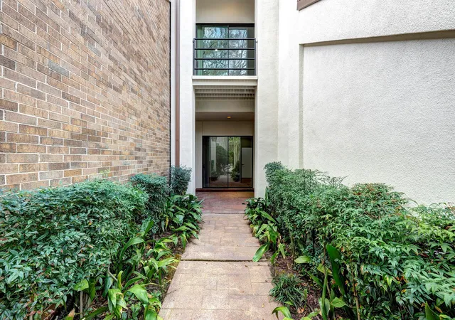 2nd image of 9171 Briar Forest Dr, Houston, TX 77024 | MLS# 14792332
