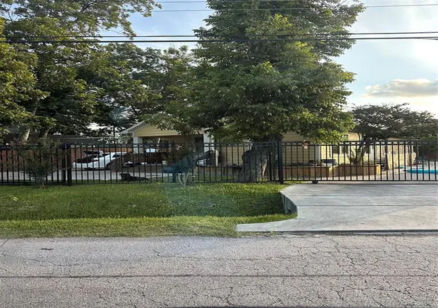 Homes for sale in Houston, TX | 6505 Frisco St, Houston, TX 77022 | MLS# 42881595