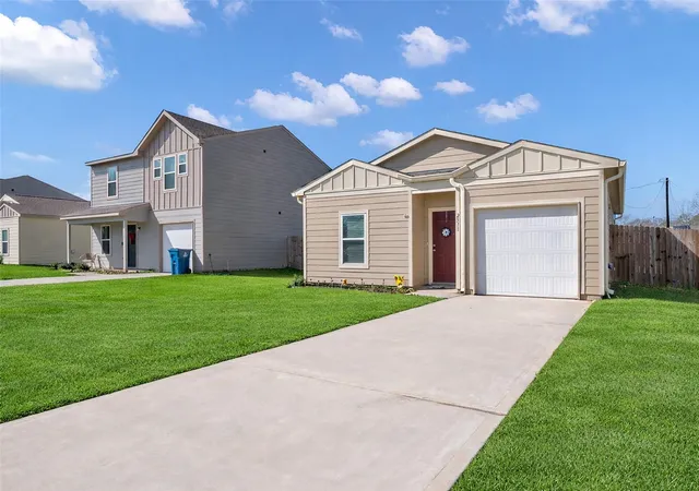 Homes for sale in Hempstead, TX | 2511 17th St, Hempstead, TX 77445 | MLS# 35286157