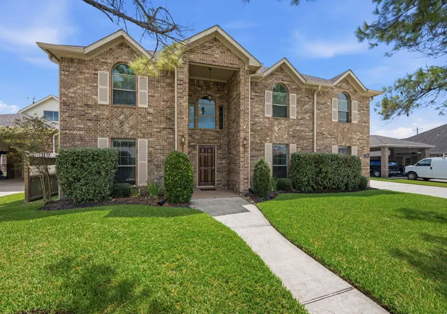 Photo 2 of Single family home for sale at 2303 Casa Grande Dr, League City, TX 77573 | MLS# 41760222 | Listing updated on 2026-09-19