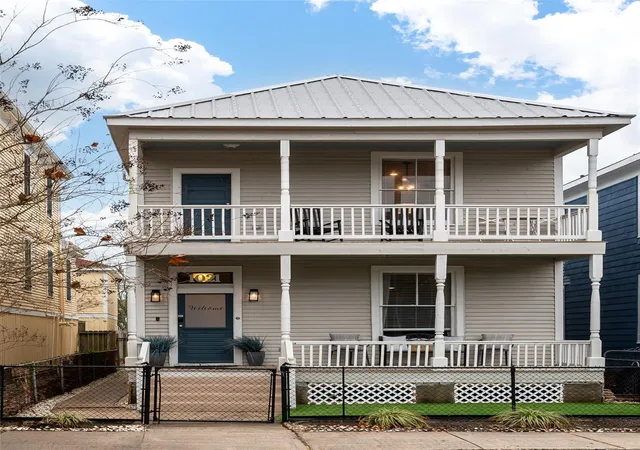 Photo 2 of Single family home for sale at 1021 Sealy St, Galveston, TX 77550 | MLS# 95878834 | Listing updated on 2026-07-30