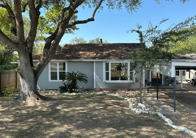 Photo 1 of Single family home for sale at 414 Ellinger Rd, La Grange, TX 78945 | MLS# 83544706 | Listing updated on 2026-10-05