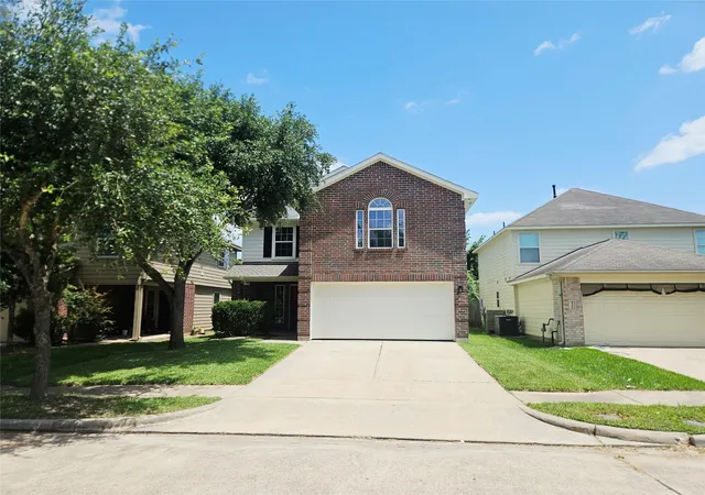 Photo 2 of Single family home for sale at 4227 Richmeadow Dr, Houston, TX 77048 | MLS# 71312488 | Listing updated on 2026-08-20