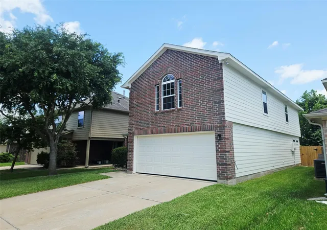Photo 3 of Single family home for sale at 4227 Richmeadow Dr, Houston, TX 77048 | MLS# 71312488 | Listing updated on 2026-08-20