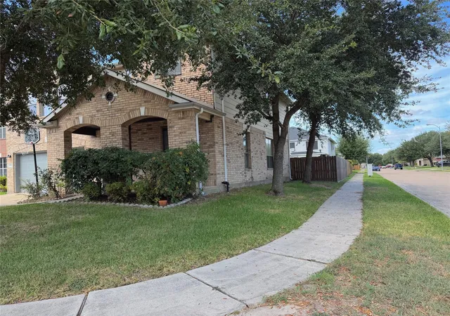 Photo 1 of Single family home for sale at 11723 Petal Ct, Houston, TX 77038 | MLS# 34838860 | Listing updated on 2026-08-24