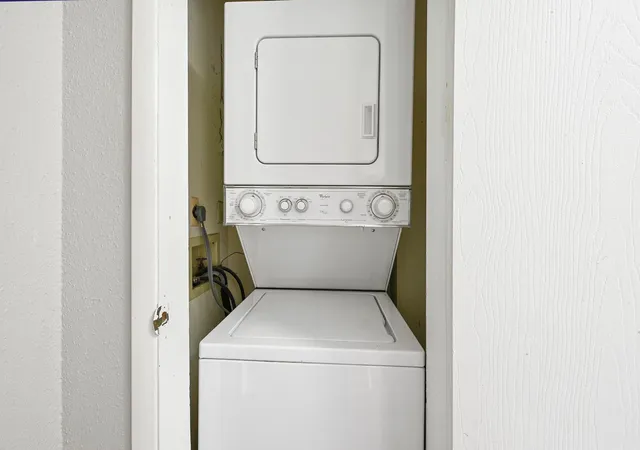 2nd image of 904 University Oaks Blvd, College Station, TX 77840