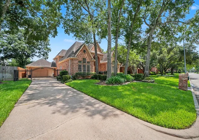 Photo 3 of Single family home for sale at 3411 Fir Forest Dr, Spring, TX 77388 | MLS# 83042072 | Listing updated on 2026-09-22