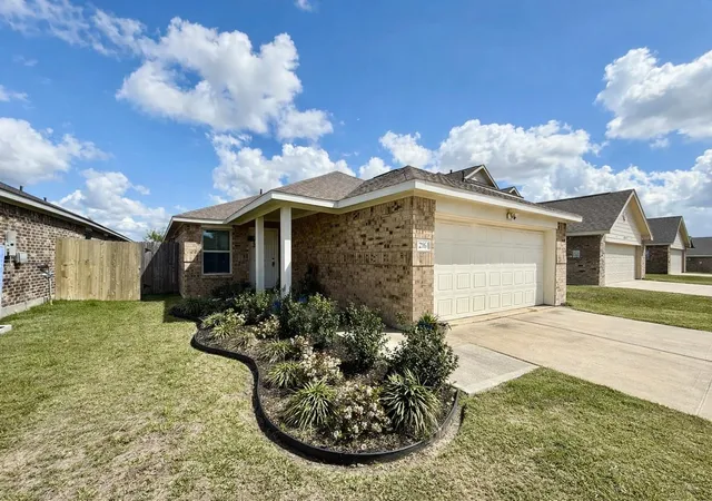 Photo 1 of Sale Pending at 216 Bennett Loop, Angleton, TX 77515 | MLS# 25201702 | Listing updated on 2026-09-17