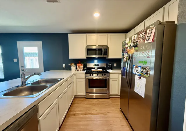 Photo 3 of Sale Pending at 216 Bennett Loop, Angleton, TX 77515 | MLS# 25201702 | Listing updated on 2026-09-17