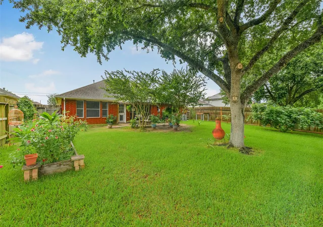 Homes for sale in Dickinson, TX | 203 Green Isle Ave, Dickinson, TX 77539 | MLS# 84056694