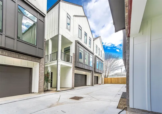 2nd image of 1711 Milby St, Houston, TX 77003 | MLS# 49947551
